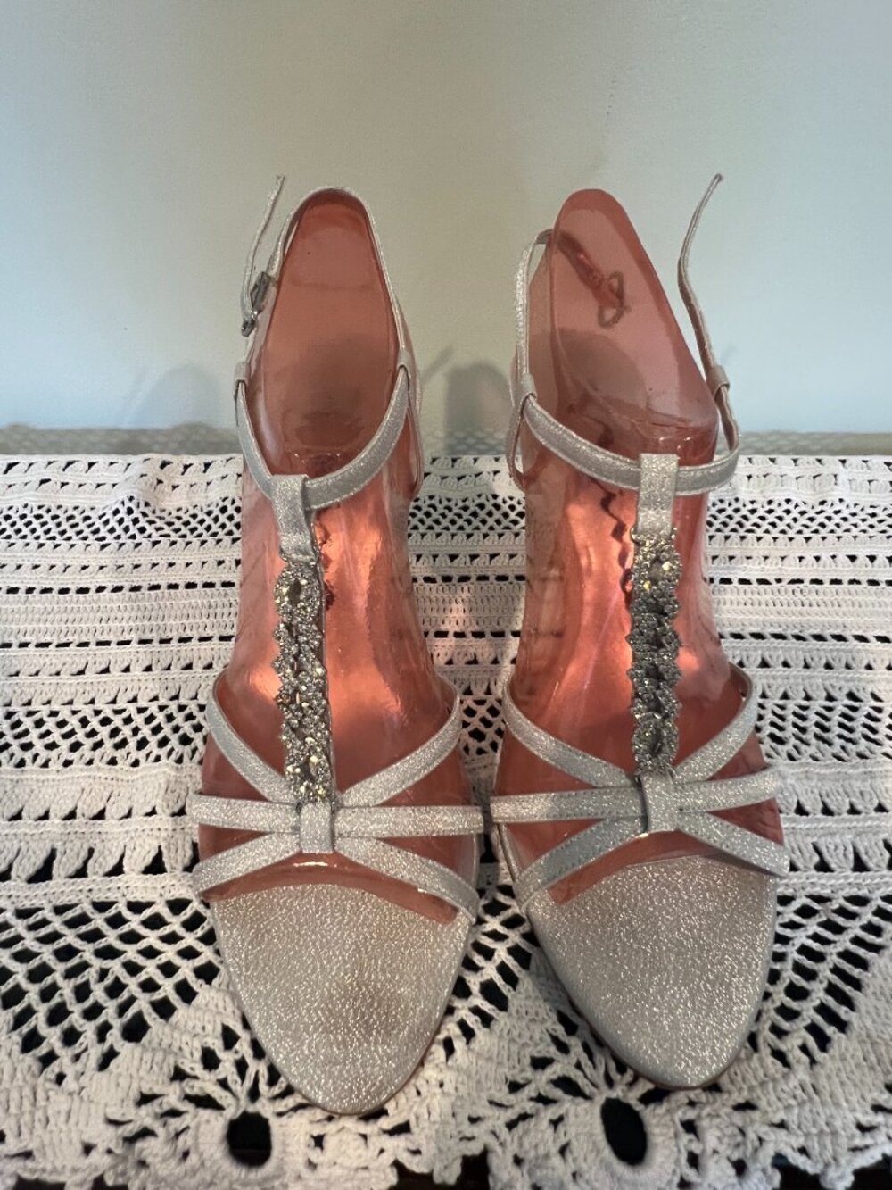Nina Valeska Silver Glimmer Dressy Sandals with Beaded Details Size 7.5